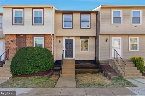 309 Brethour Ct, Sterling, VA 20164