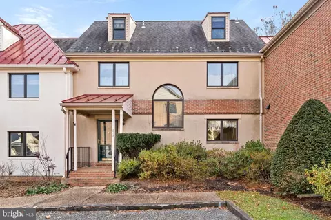 212 E Marshall St, Middleburg, VA 20117