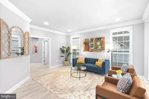 Living - 22558 Forest Run Dr, Ashburn, VA 20148 photo 2 of 7