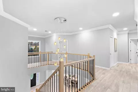 Entry Way - 22558 Forest Run Dr, Ashburn, VA 20148 photo 12 of 17