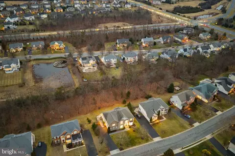 View/Area - 22558 Forest Run Dr, Ashburn, VA 20148 photo 14 of 17