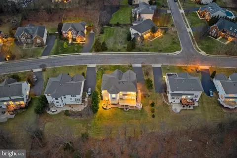 View/Area - 22558 Forest Run Dr, Ashburn, VA 20148 photo 6 of 17