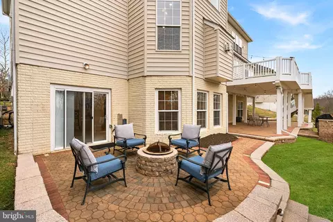 Exterior - 22558 Forest Run Dr, Ashburn, VA 20148 photo 16 of 23