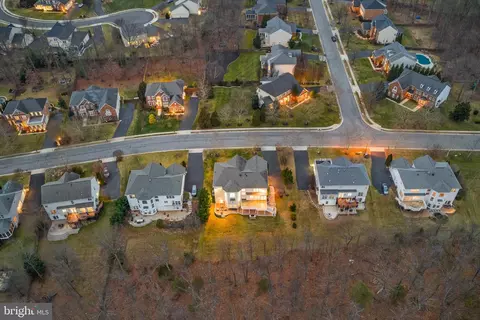 View/Area - 22558 Forest Run Dr, Ashburn, VA 20148 photo 7 of 17