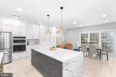 Kitchen - 22558 Forest Run Dr, Ashburn, VA 20148 photo 6 of 6