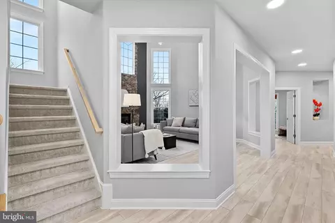 Entry Way - 22558 Forest Run Dr, Ashburn, VA 20148 photo 11 of 17