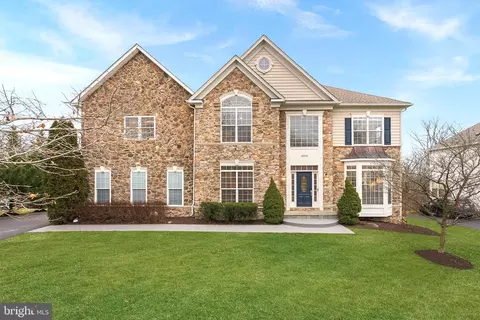 Exterior - 22558 Forest Run Dr, Ashburn, VA 20148 photo 4 of 23