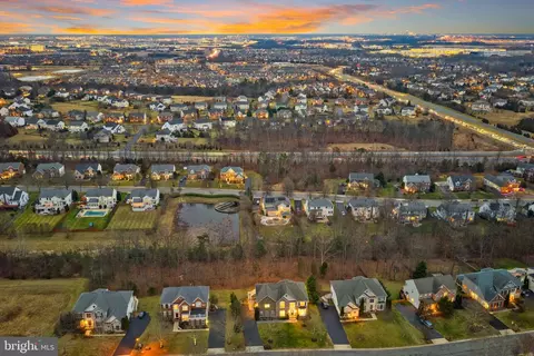 View/Area - 22558 Forest Run Dr, Ashburn, VA 20148 photo 16 of 17