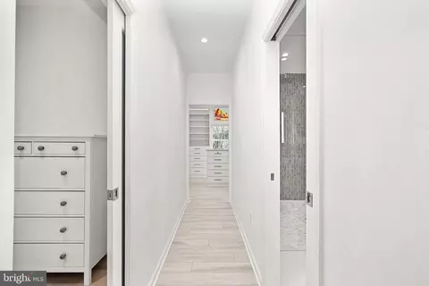 Entry Way - 22558 Forest Run Dr, Ashburn, VA 20148 photo 15 of 17