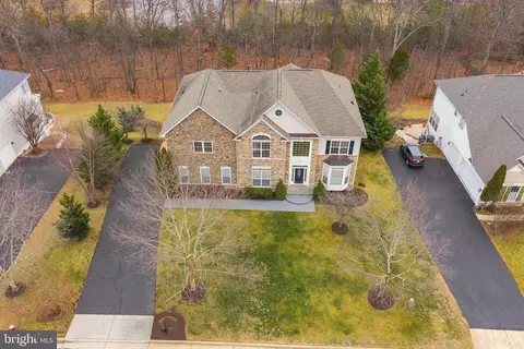View/Area - 22558 Forest Run Dr, Ashburn, VA 20148 photo 1 of 17