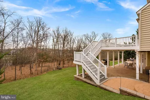 Exterior - 22558 Forest Run Dr, Ashburn, VA 20148 photo 17 of 23