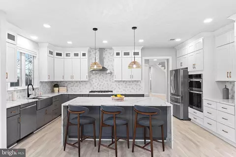 Kitchen - 22558 Forest Run Dr, Ashburn, VA 20148 photo 1 of 6