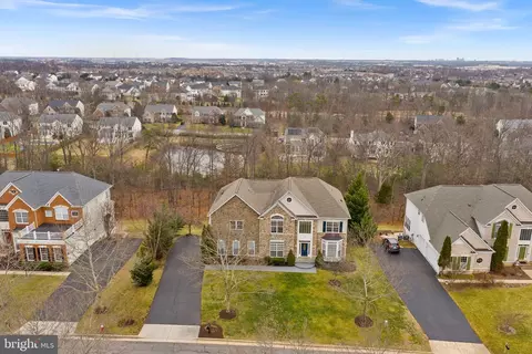 View/Area - 22558 Forest Run Dr, Ashburn, VA 20148 photo 12 of 17