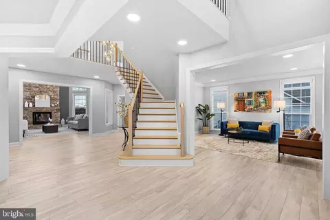 Entry Way - 22558 Forest Run Dr, Ashburn, VA 20148 photo 2 of 17