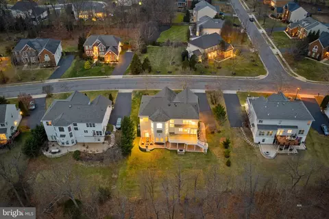 View/Area - 22558 Forest Run Dr, Ashburn, VA 20148 photo 5 of 17