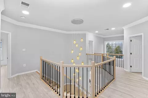 Entry Way - 22558 Forest Run Dr, Ashburn, VA 20148 photo 13 of 17