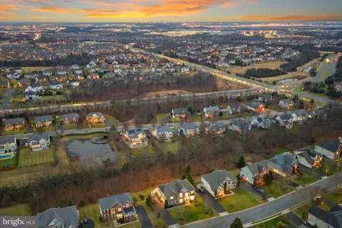 View/Area - 22558 Forest Run Dr, Ashburn, VA 20148 photo 15 of 17