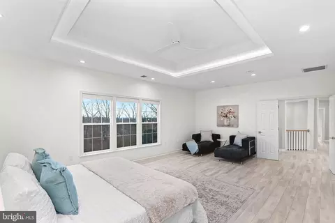 Bedroom - 22558 Forest Run Dr, Ashburn, VA 20148 photo 5 of 11