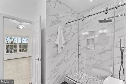Bath - 22558 Forest Run Dr, Ashburn, VA 20148 photo 13 of 14