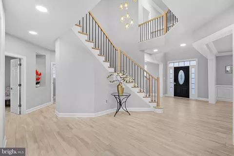 Entry Way - 22558 Forest Run Dr, Ashburn, VA 20148 photo 1 of 17