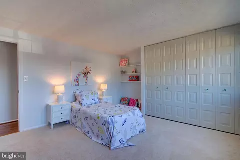 Bedroom - 304 Aaron Ct, Sterling, VA 20164 photo 4 of 5
