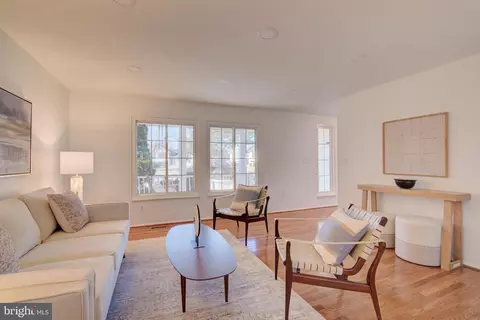 Living - 304 Aaron Ct, Sterling, VA 20164 photo 1 of 2