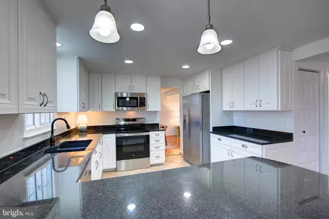 Kitchen - 304 Aaron Ct, Sterling, VA 20164 photo 2 of 3