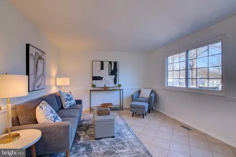 Living - 304 Aaron Ct, Sterling, VA 20164 photo 2 of 2
