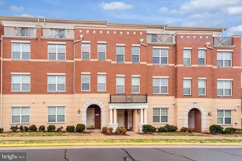 22720 Ferncrest Ter, Brambleton, VA 20148