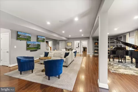 Entry Way - 41865 Paddock Gate Pl, Ashburn, VA 20148 photo 14 of 17