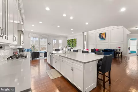 Kitchen - 41865 Paddock Gate Pl, Ashburn, VA 20148 photo 6 of 6