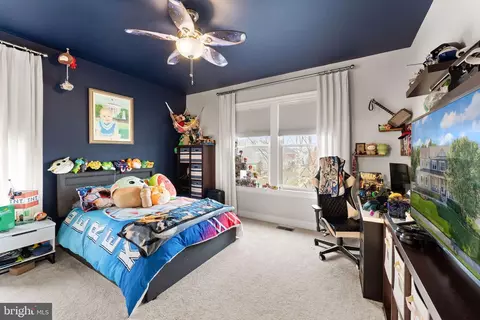 Bedroom - 41865 Paddock Gate Pl, Ashburn, VA 20148 photo 8 of 10