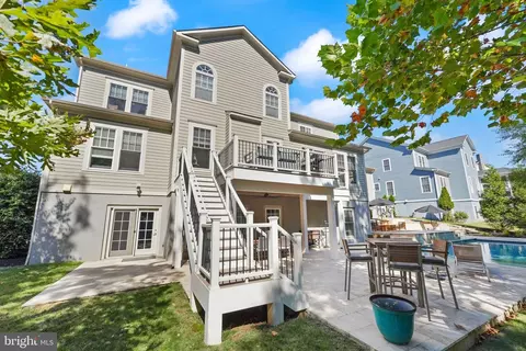 Exterior - 41865 Paddock Gate Pl, Ashburn, VA 20148 photo 8 of 21