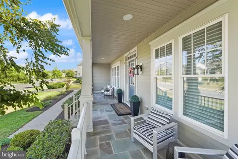 Exterior - 41865 Paddock Gate Pl, Ashburn, VA 20148 photo 5 of 21