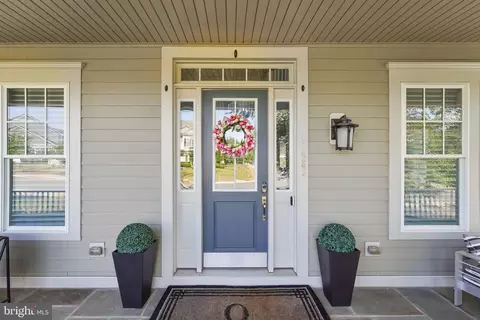 Exterior - 41865 Paddock Gate Pl, Ashburn, VA 20148 photo 4 of 21