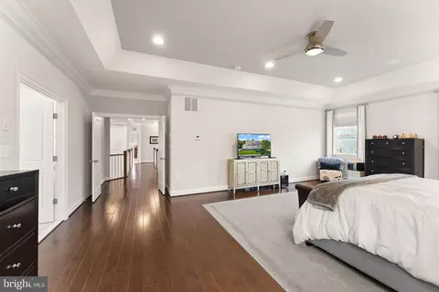 Entry Way - 41865 Paddock Gate Pl, Ashburn, VA 20148 photo 12 of 17