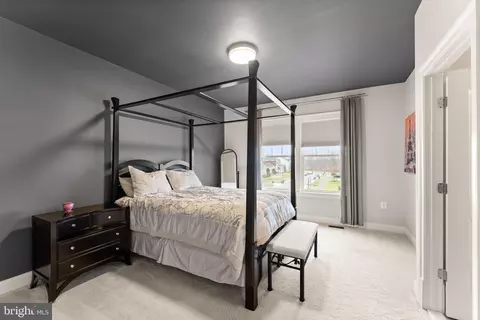 Bedroom - 41865 Paddock Gate Pl, Ashburn, VA 20148 photo 4 of 10