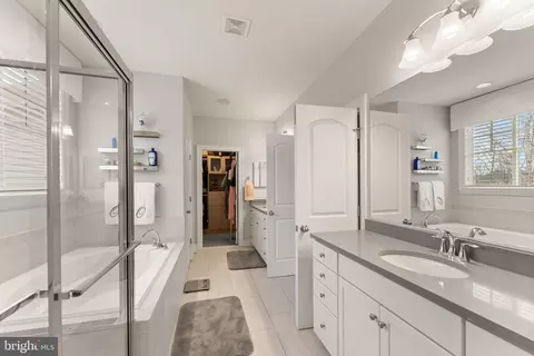 Bath - 41865 Paddock Gate Pl, Ashburn, VA 20148 photo 1 of 2