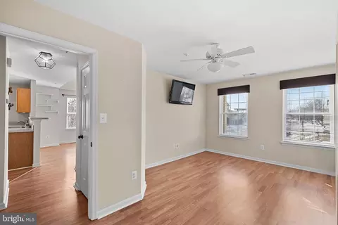 Living - 43374 Greyswallow Ter, Ashburn, VA 20147 photo 8 of 10