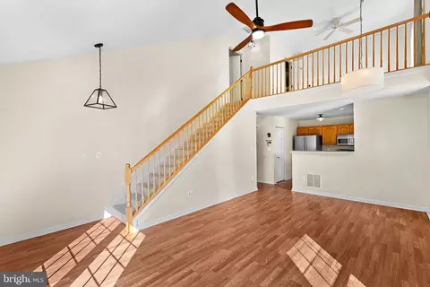 Living - 43374 Greyswallow Ter, Ashburn, VA 20147 photo 6 of 10