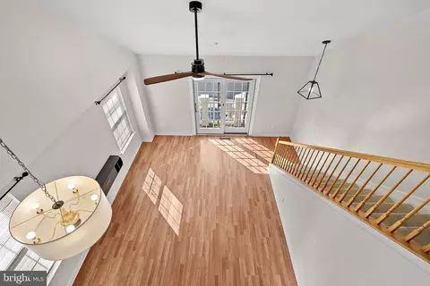 Living - 43374 Greyswallow Ter, Ashburn, VA 20147 photo 10 of 10