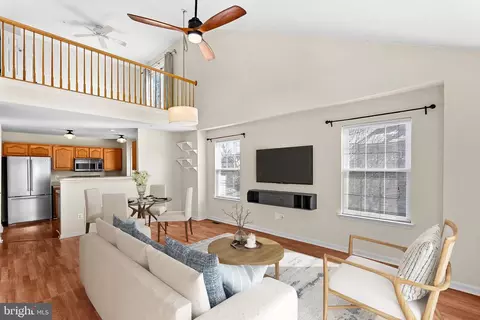 Living - 43374 Greyswallow Ter, Ashburn, VA 20147 photo 3 of 10