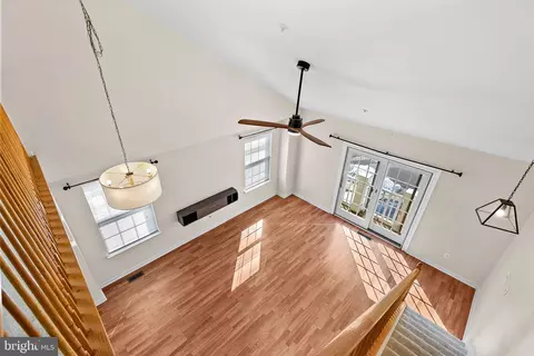 Living - 43374 Greyswallow Ter, Ashburn, VA 20147 photo 9 of 10