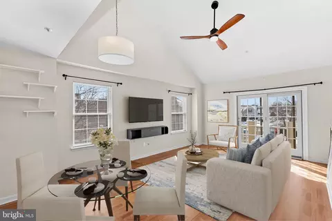 Living - 43374 Greyswallow Ter, Ashburn, VA 20147 photo 1 of 10