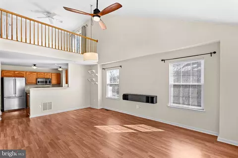 Living - 43374 Greyswallow Ter, Ashburn, VA 20147 photo 4 of 10