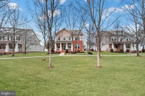Exterior - 23106 Bronstein Ln, Brambleton, VA 20148 photo 5 of 5