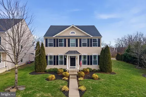 43038 Tippman Pl, Chantilly, VA 20152