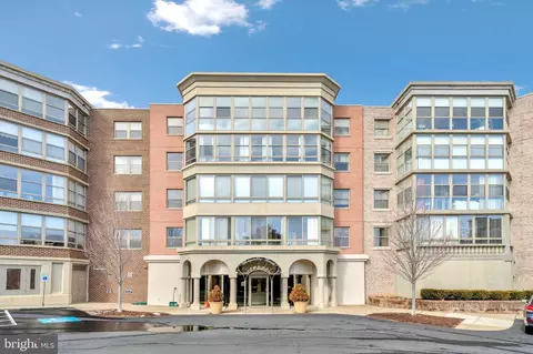 19350 Magnolia Grove Sq #308, Leesburg, VA 20176