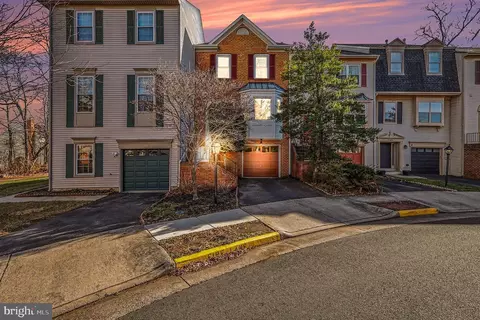44102 Gala Cir, Ashburn, VA 20147