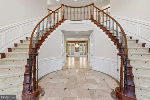 43589 Edison Club Ct, Ashburn, VA 20147